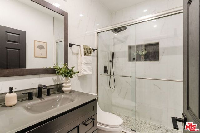 3284 Barham Boulevard 301, Los Angeles, CA 90068