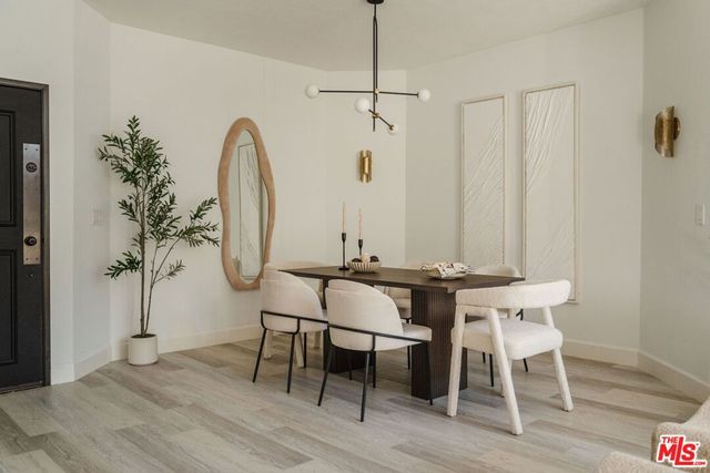 3284 Barham Boulevard 301, Los Angeles, CA 90068