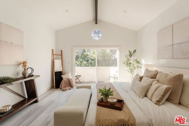 3284 Barham Boulevard 301, Los Angeles, CA 90068