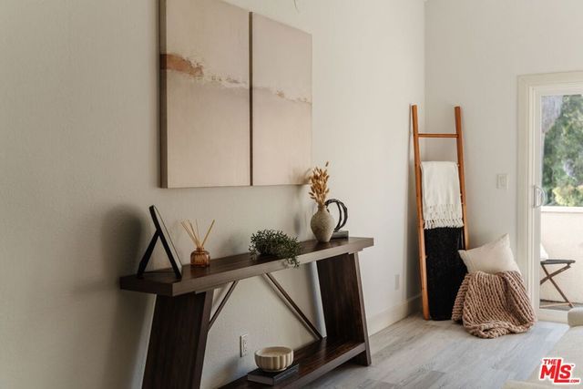 3284 Barham Boulevard 301, Los Angeles, CA 90068