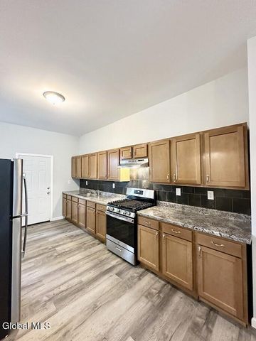 28 Albany Street, Albany, NY 12204