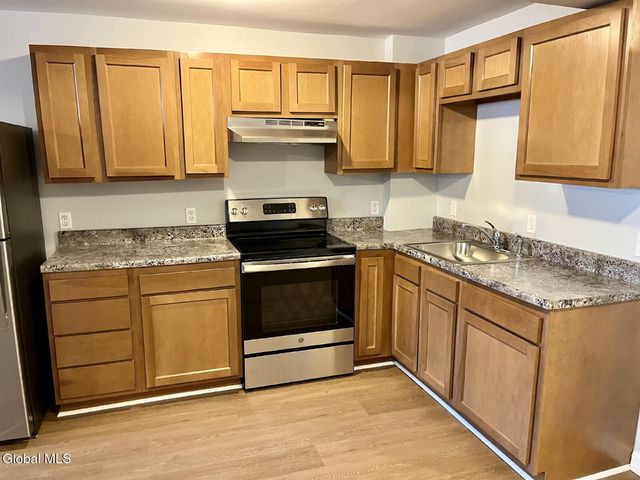 28 Albany Street, Albany, NY 12204