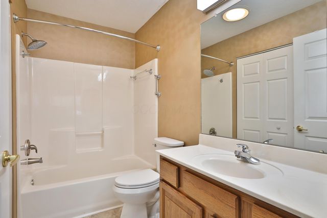 8380 Orchard Knoll Lane, Columbus, OH 43235