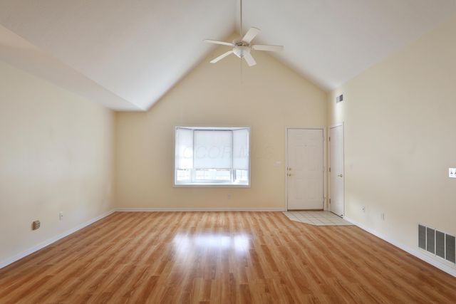 8380 Orchard Knoll Lane, Columbus, OH 43235