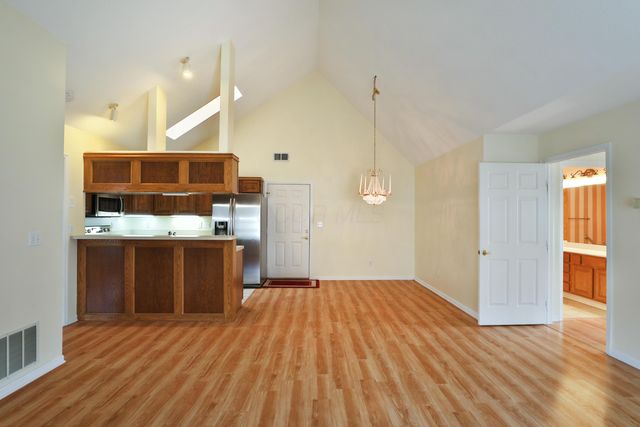 8380 Orchard Knoll Lane, Columbus, OH 43235