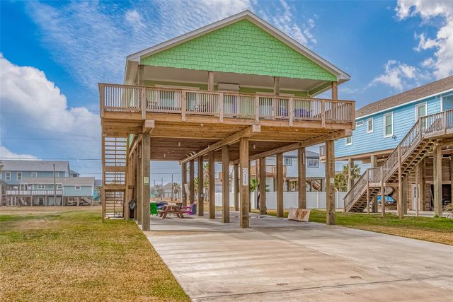 119 Doubloon Drive, Freeport, TX 77541