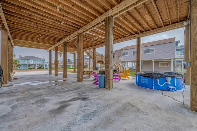 119 Doubloon Drive, Freeport, TX 77541