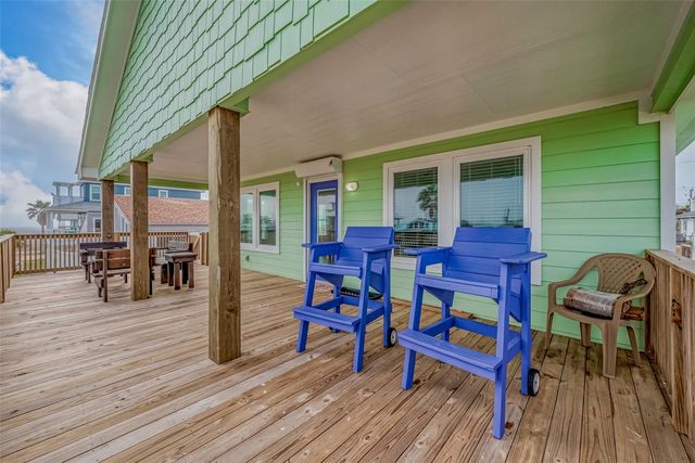 119 Doubloon Drive, Freeport, TX 77541