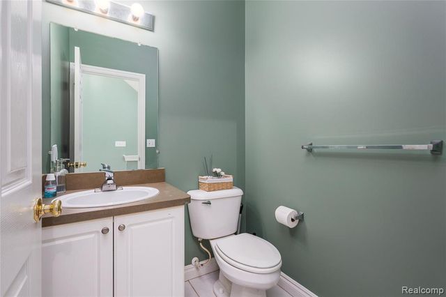 1569 E Lakeview Lane, Canton, MI 48187