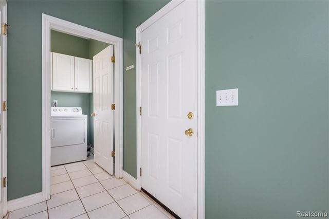 1569 E Lakeview Lane, Canton, MI 48187