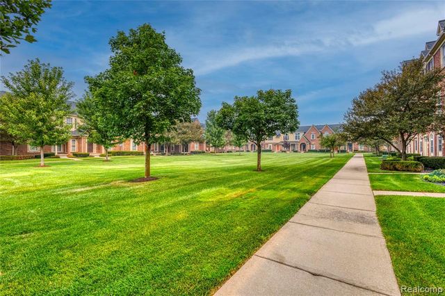 1569 E Lakeview Lane, Canton, MI 48187