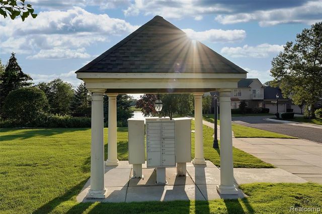1569 E Lakeview Lane, Canton, MI 48187