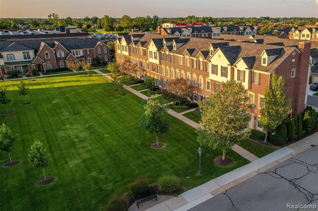 1569 E Lakeview Lane, Canton, MI 48187