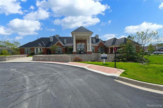 1569 E Lakeview Lane, Canton, MI 48187