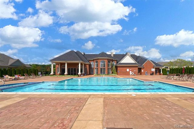 1569 E Lakeview Lane, Canton, MI 48187