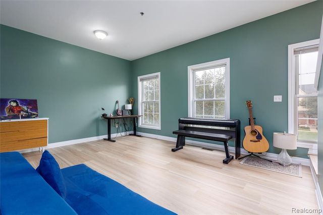 1569 E Lakeview Lane, Canton, MI 48187
