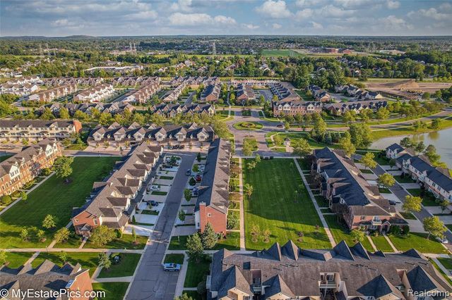 1569 E Lakeview Lane, Canton, MI 48187