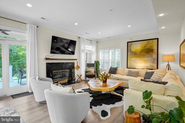 6719 TENNYSON DR, Mclean, VA 22101