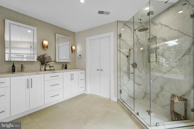 6719 TENNYSON DR, Mclean, VA 22101