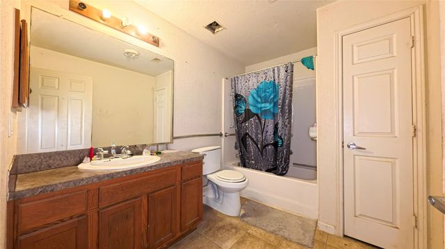 390 N Martin Luther King Drive, Ames, TX 77575