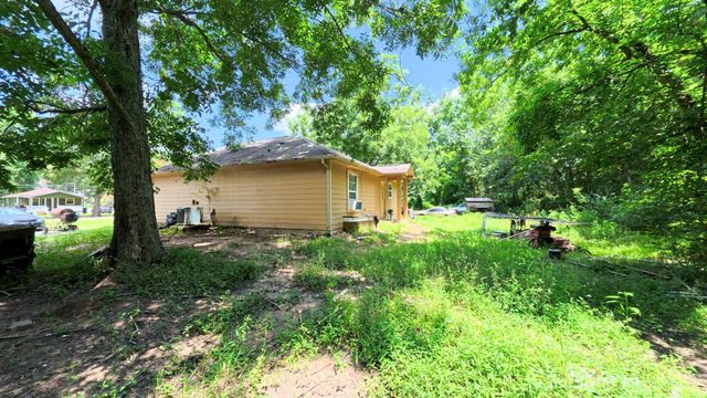 390 N Martin Luther King Drive, Ames, TX 77575