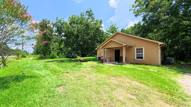 390 N Martin Luther King Drive, Ames, TX 77575