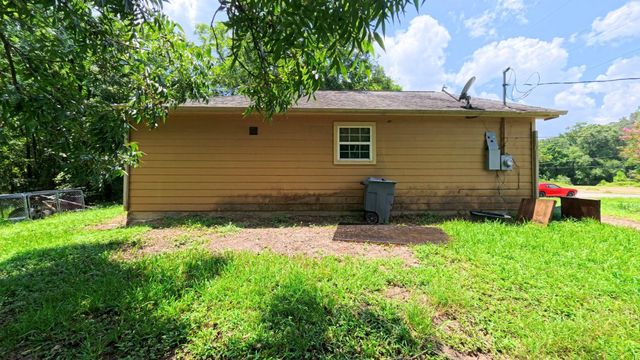 390 N Martin Luther King Drive, Ames, TX 77575