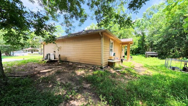 390 N Martin Luther King Drive, Ames, TX 77575