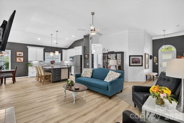11219 Isthmus Court, Charlotte, NC 28215