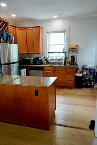 95 Pelham St 3, Methuen, MA 01844
