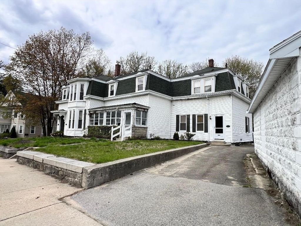 95 Pelham St 3, Methuen, MA 01844