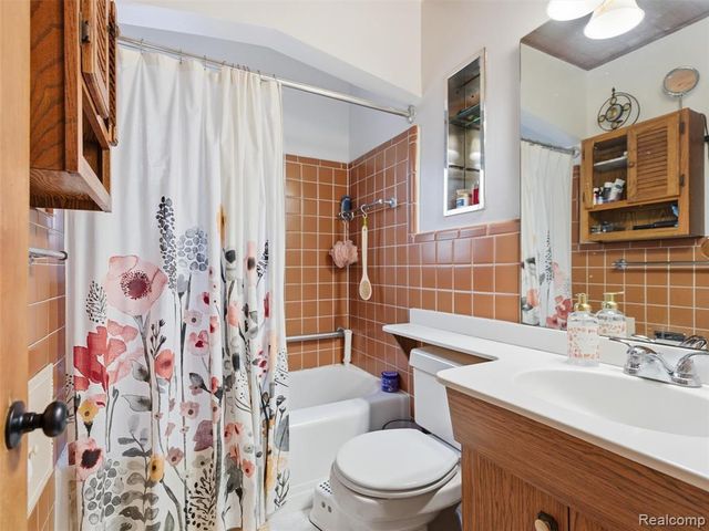 922 N Maple Avenue, Royal Oak, MI 48067