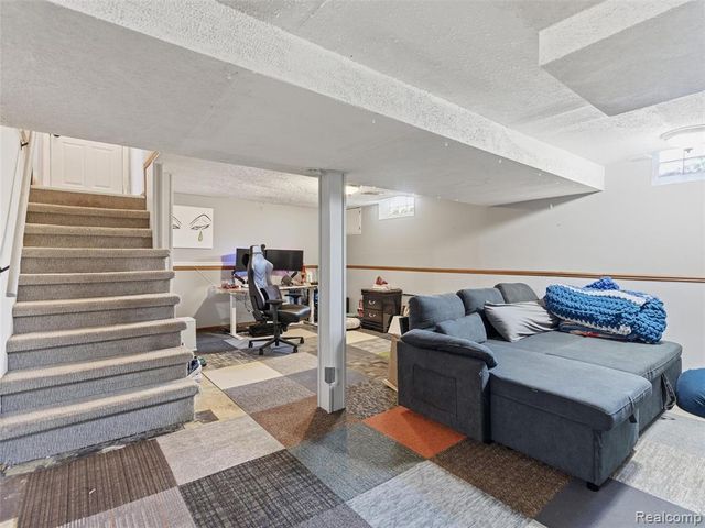 922 N Maple Avenue, Royal Oak, MI 48067