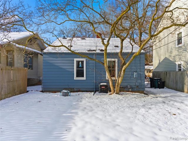 922 N Maple Avenue, Royal Oak, MI 48067