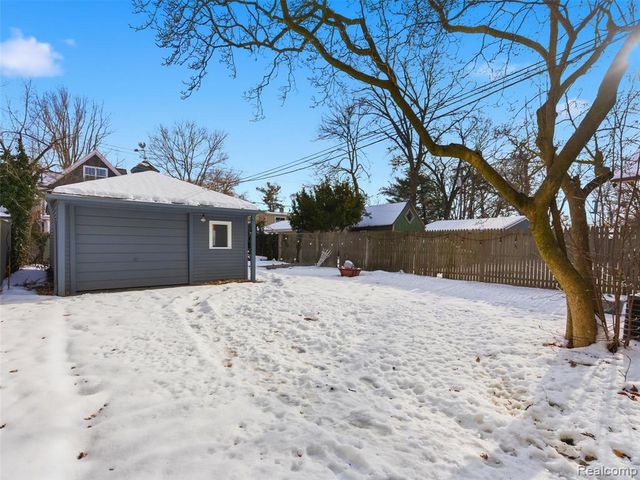 922 N Maple Avenue, Royal Oak, MI 48067