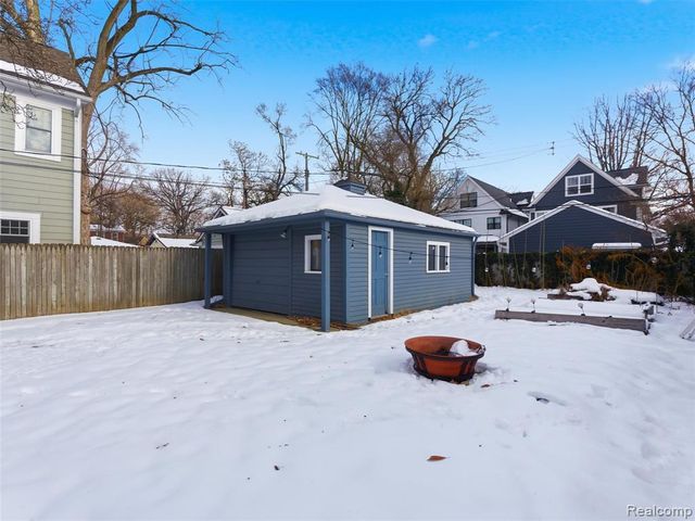 922 N Maple Avenue, Royal Oak, MI 48067