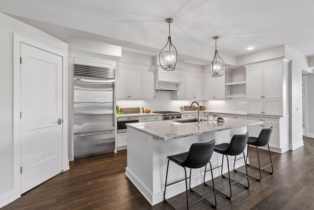 222 Ferndale Road S 206, Wayzata, MN 55391