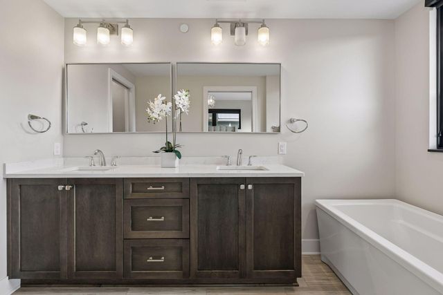 222 Ferndale Road S 206, Wayzata, MN 55391