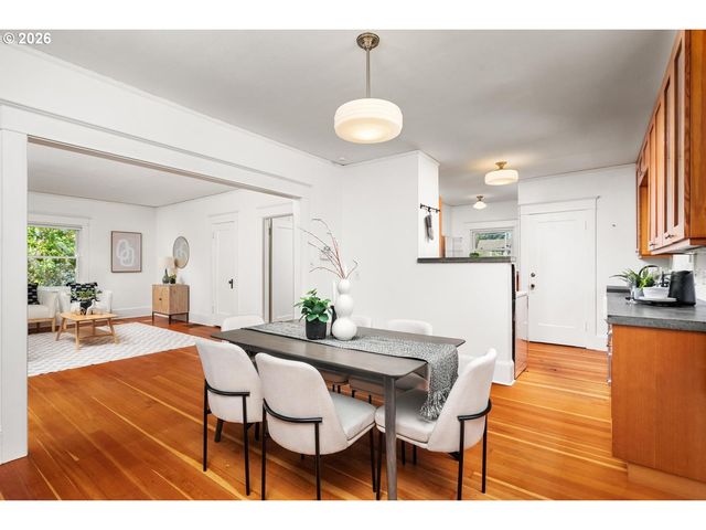303 Se 86TH Ave, Portland, OR 97216