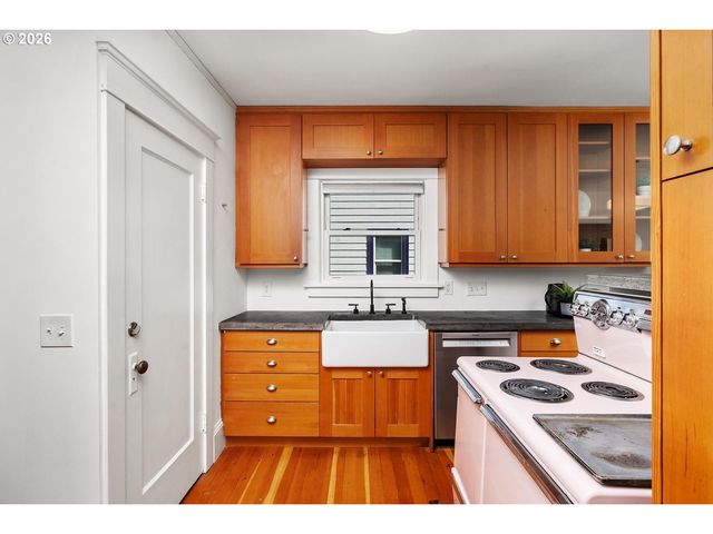 303 Se 86TH Ave, Portland, OR 97216