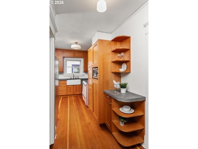 303 Se 86TH Ave, Portland, OR 97216