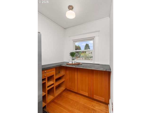 303 Se 86TH Ave, Portland, OR 97216