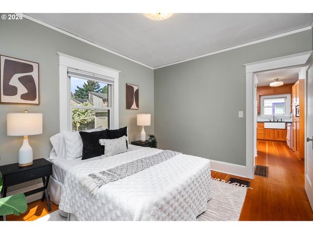 303 Se 86TH Ave, Portland, OR 97216