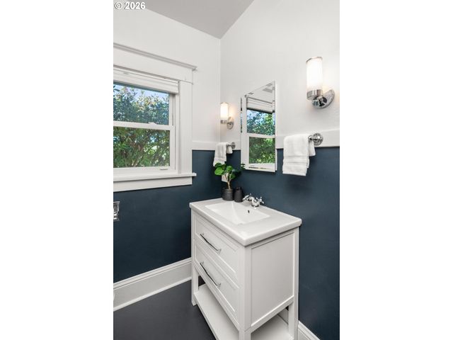 303 Se 86TH Ave, Portland, OR 97216