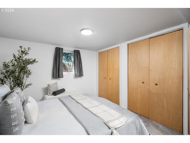 303 Se 86TH Ave, Portland, OR 97216