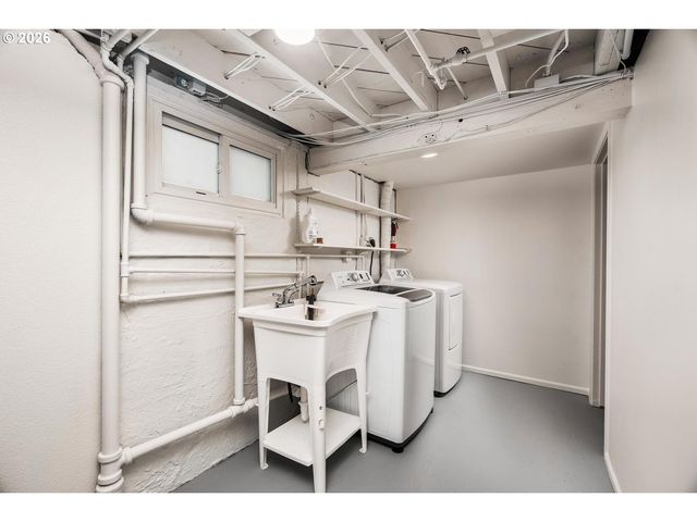 303 Se 86TH Ave, Portland, OR 97216