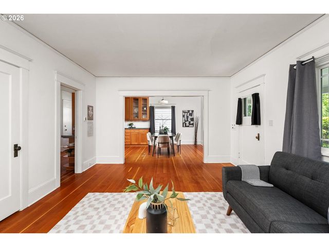 303 Se 86TH Ave, Portland, OR 97216