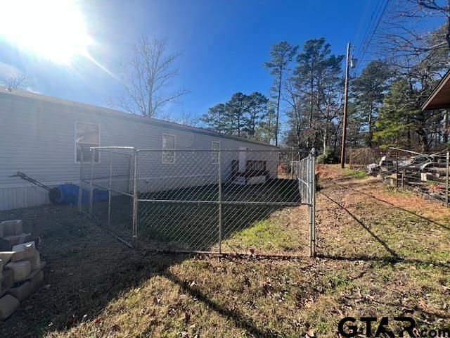 17323 Lakeview Dr, Flint, TX 75762