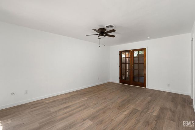 2529 Innisfree Drive, Bakersfield, CA 93309