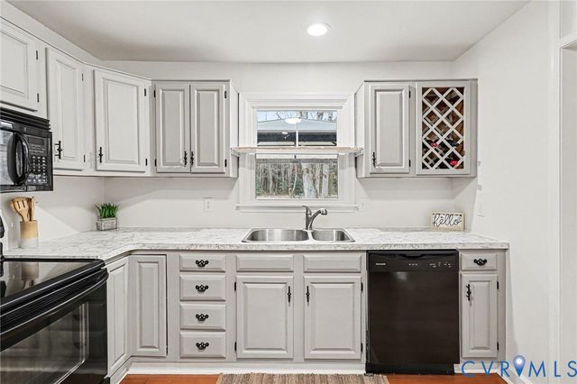 9107 Dabney Dr, Sutherland, VA 23885